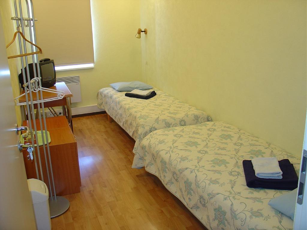 Kuressaare Airport Guest House Værelse billede